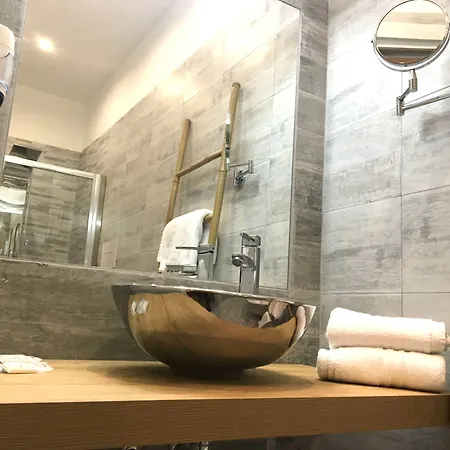 Deluxe Centrocitta 4*