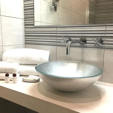 Deluxe Centrocitta Bed and Breakfast 4*