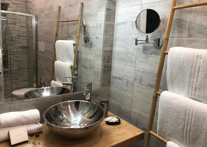 Deluxe Centrocitta Bed & Breakfast 4*